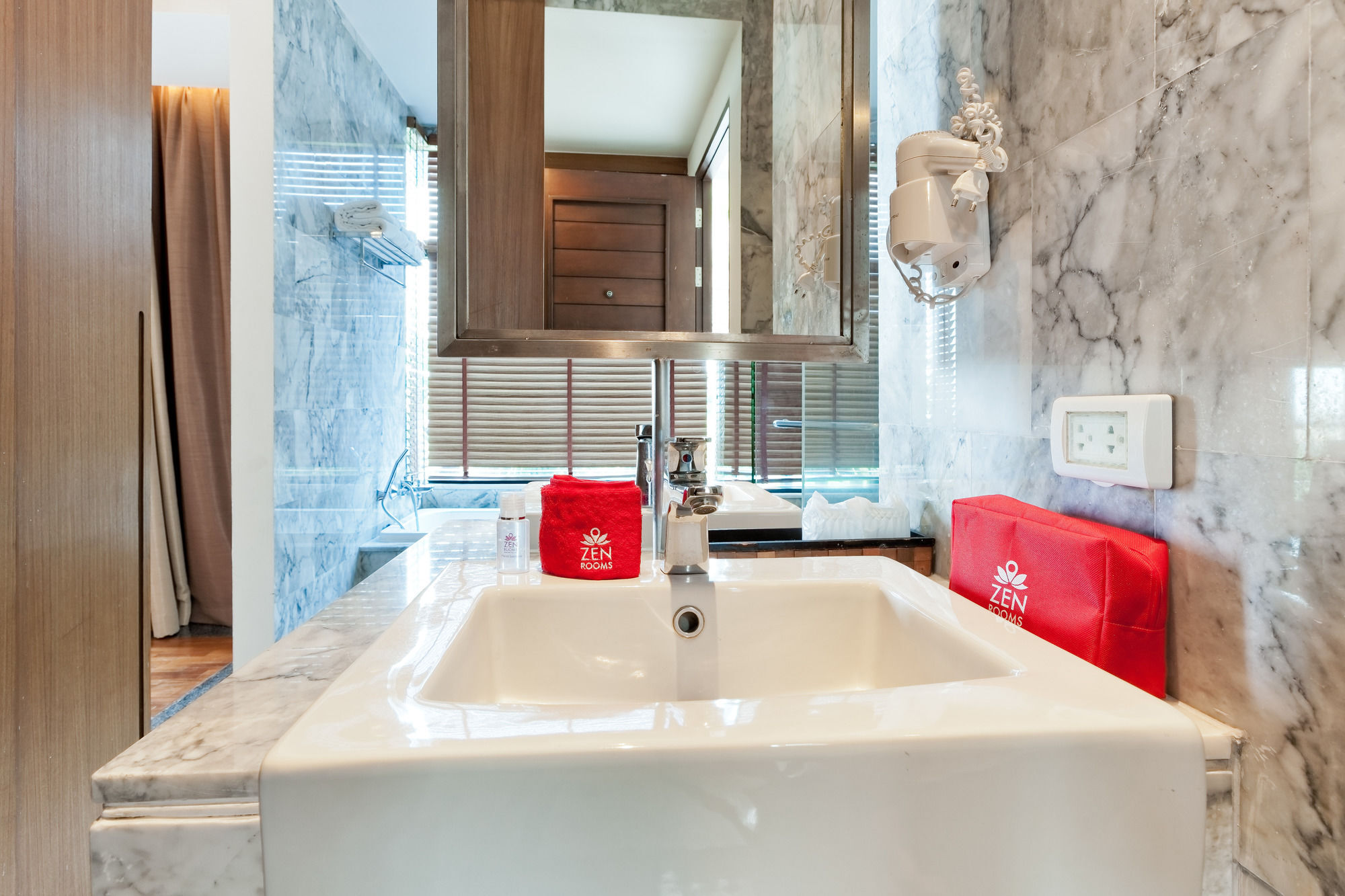 Готель Zen Premium Chalong Phuket Екстер'єр фото